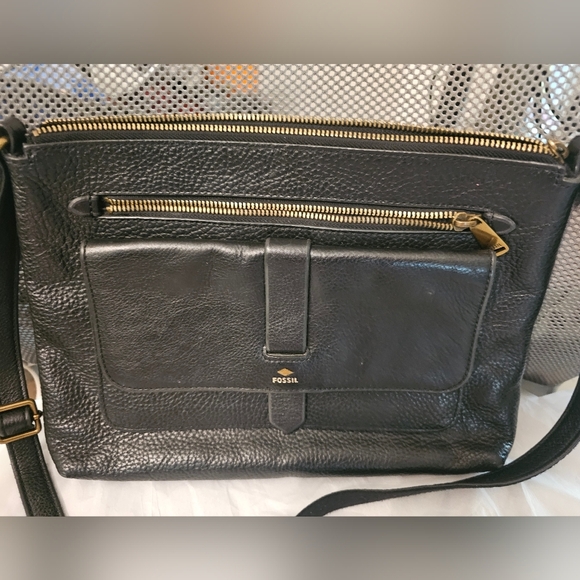 Fossil Kinley Leather Black Crossbody Black - Like New Condition - Picture 2 of 7